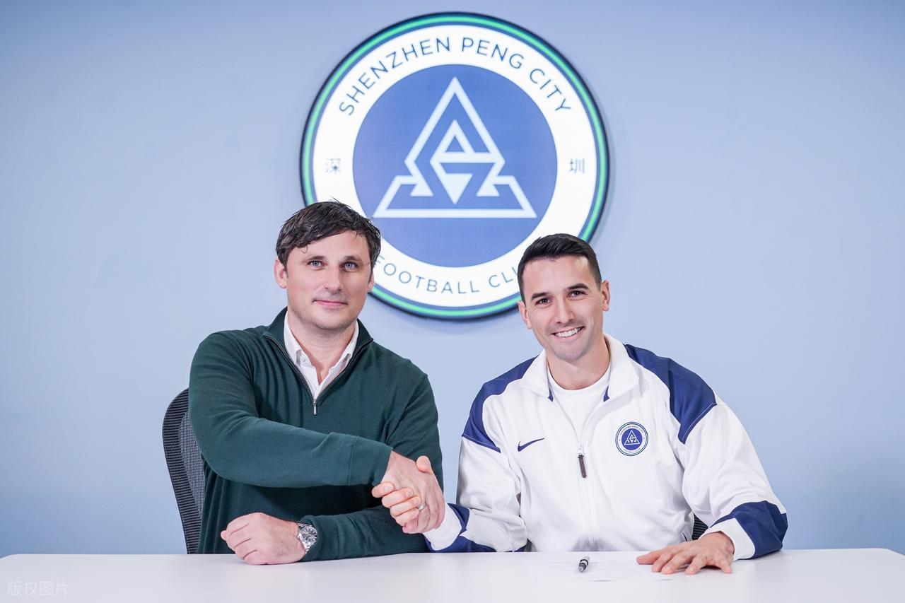 华体会app下载-背刺？同样是500万顶薪，嘴里说着喜欢蓉城，周定洋却去了新鹏城