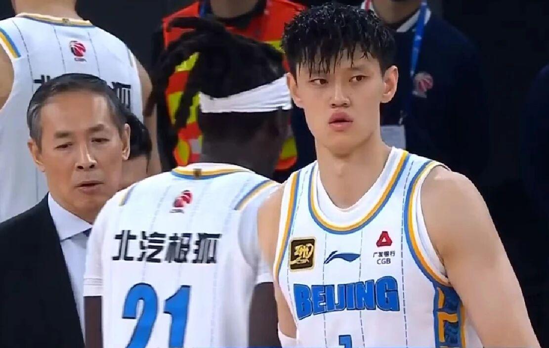 华体会官方入口-北京男篮曾凡博即将复出，徐昕砍24+14被喊MVP，郭昊文现废人动作